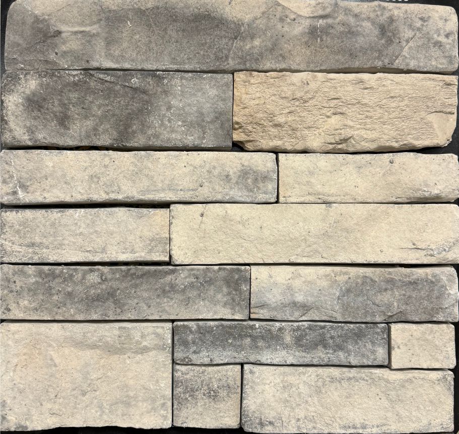 Ledge – Natural Sliver sample board. Cream and gray-tan ledge pieces with a soft, weathered face.