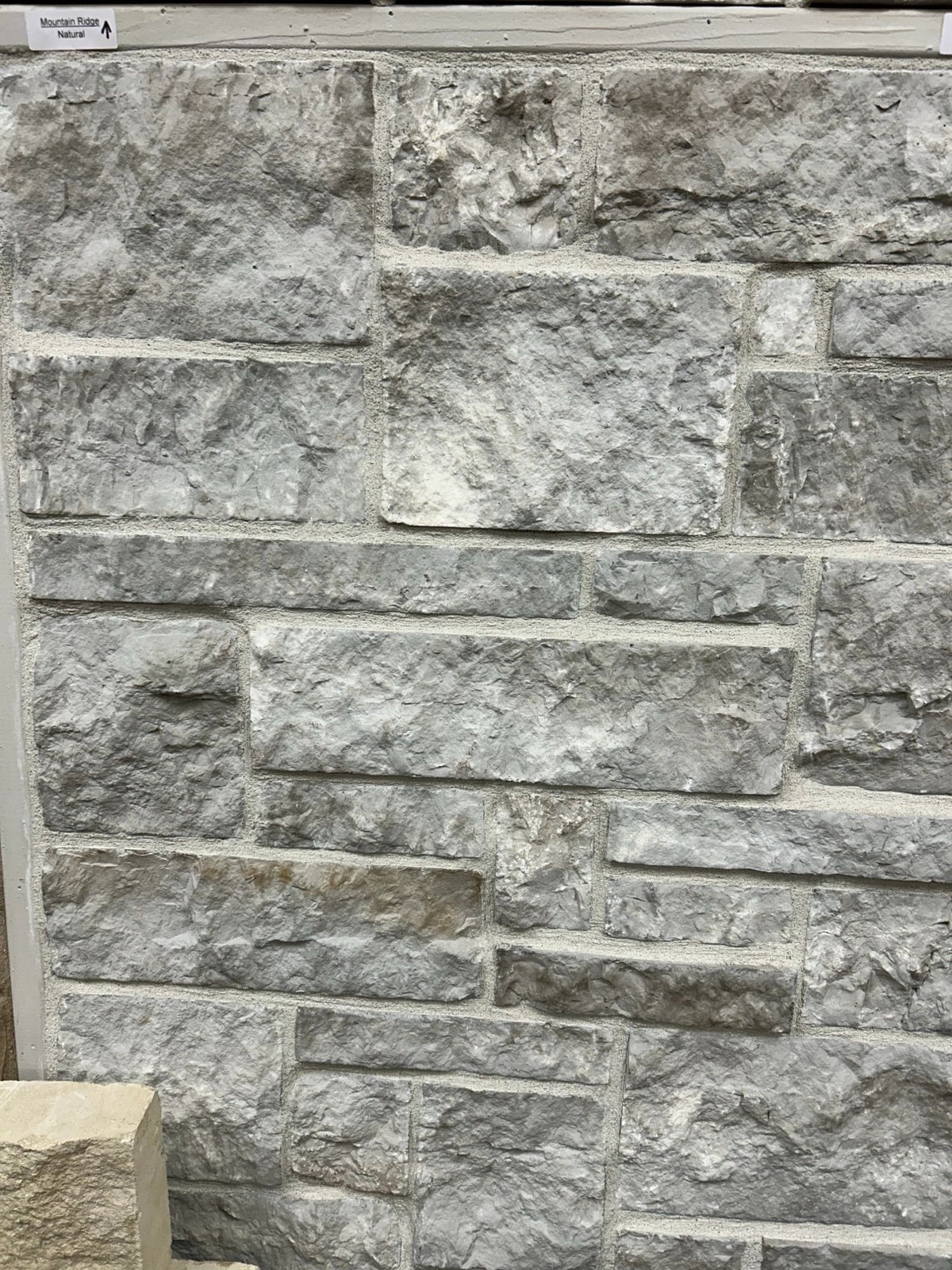 Manufactured stone veneer, Mountain Ridge, installed